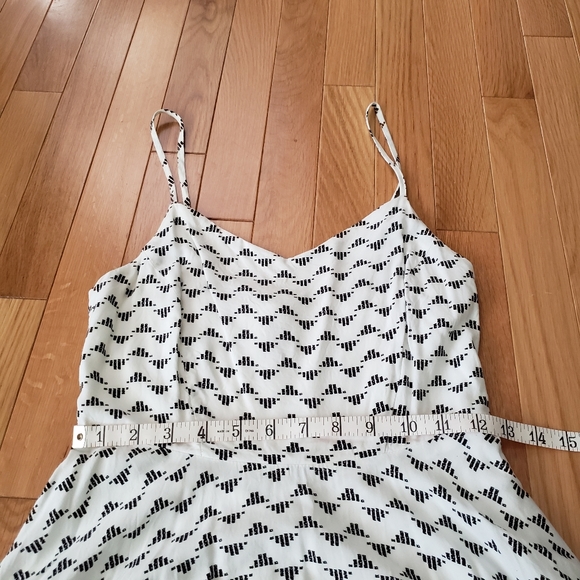 Old Navy white and black patterned dress - Picture 6 of 8